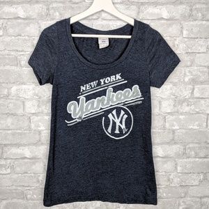 New York Yankees Womens Baseball T Shirt Blue M